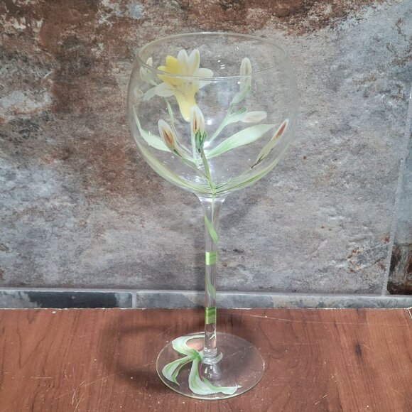 Hand Blown Balloon Wine Glass Tropical Lilies Pattern Yellow Flower - Picture 11 of 12